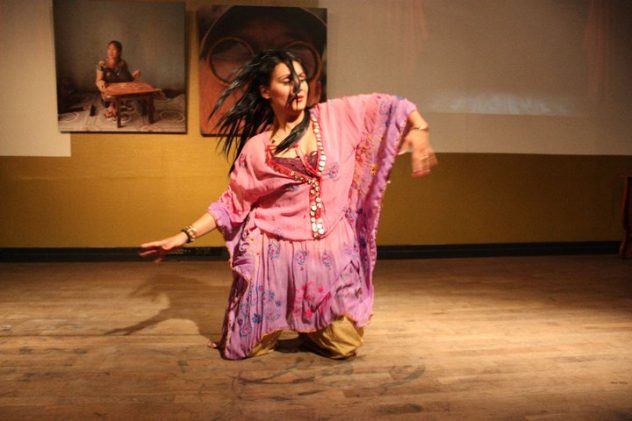 28/4 Clase especial de danzas de los Lor, de Noorabad – Fars – con Helia Bandeh (Irán)
