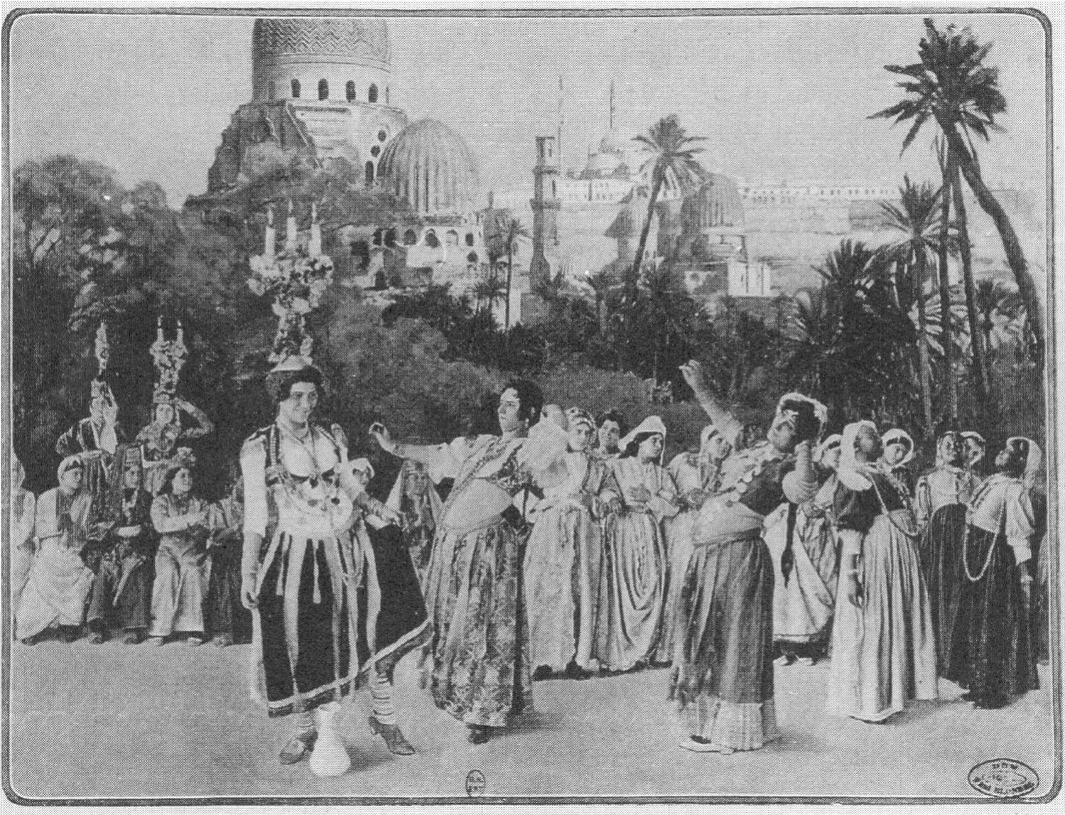 La danza en Egipto en los siglos XVIII y XIX a traves de 31 bailarinas desconocidas.