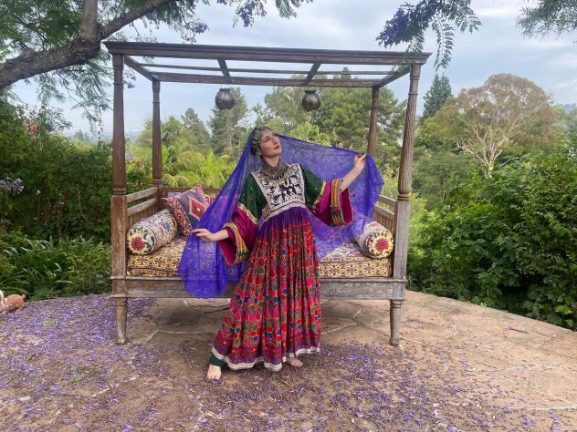 11/6 Clase especial de Danzas de Afganistán con Natalie Nayun (USA)