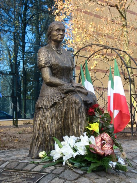 Monumento a Papusza en Gorzów Wielkopolski (Fuente: Wikimedia Commons)